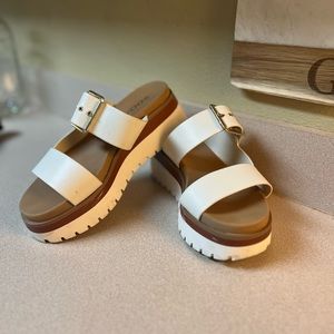 Cairos Flatform Sandals.